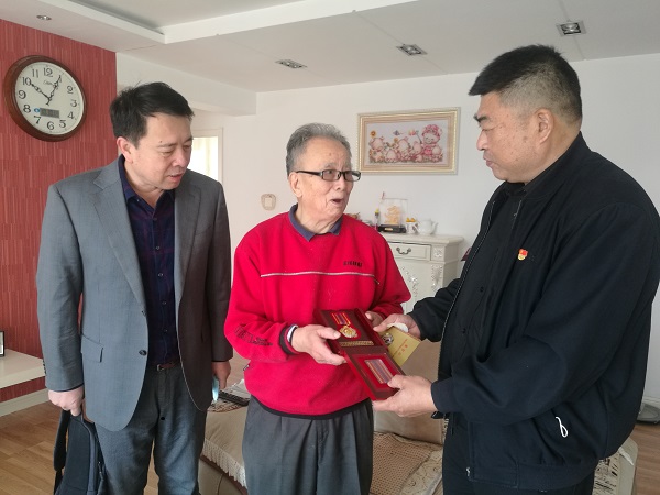 煙臺(tái)市科技館黨員干部走訪慰問抗美援朝老英雄