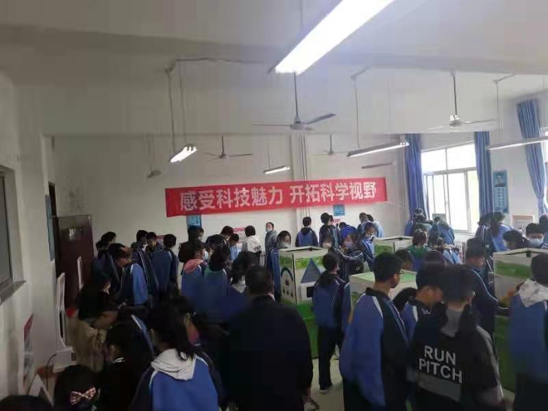 “紅色百年路·科普萬里行——煙臺科普大篷車慶祝建黨100周年活動”行進在龍口