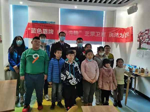 體驗(yàn)創(chuàng)新成長，助力寒假青少年科普3