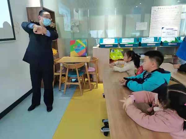體驗(yàn)創(chuàng)新成長，助力寒假青少年科普2