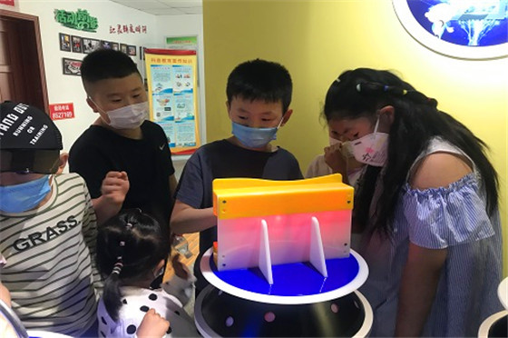 煙臺(tái)市科技館組織“慶六一”科普社區(qū)行活動(dòng)
