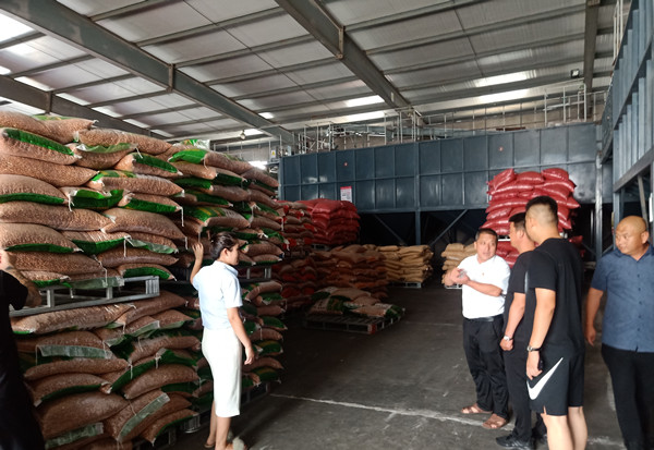 龍口市花生種植協(xié)會科普教育基地