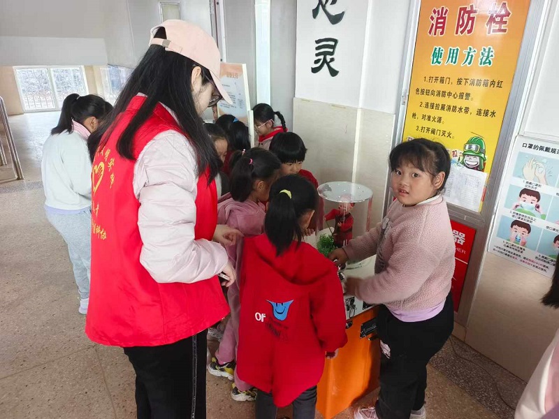 “童心探科技”！煙臺(tái)市科普大篷車(chē)走進(jìn)牟平區(qū)校園